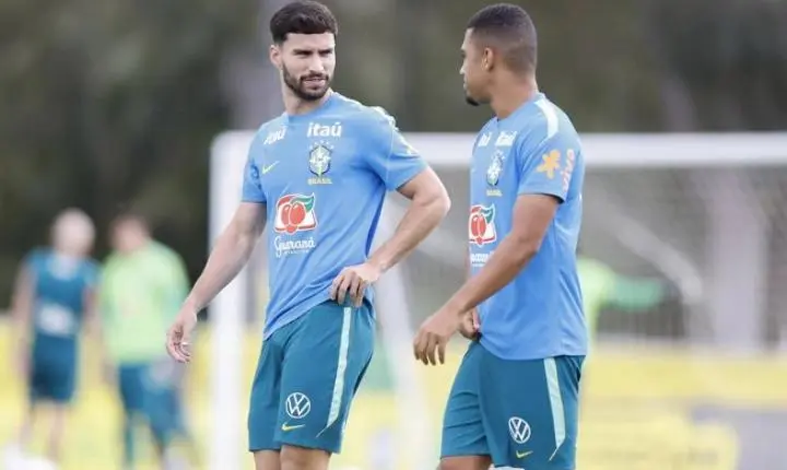 Jogadores do Flamengo entram em campo durante os amistosos da Data Fifa