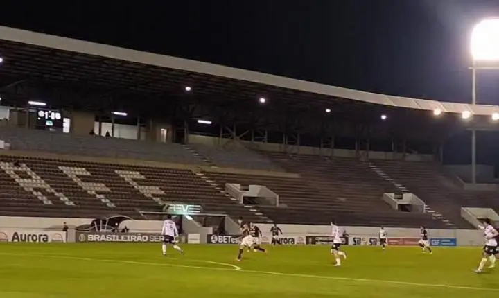 Felipe Rodrigues amplia para a Ferroviária em vitória sobre a Inter de Limeira