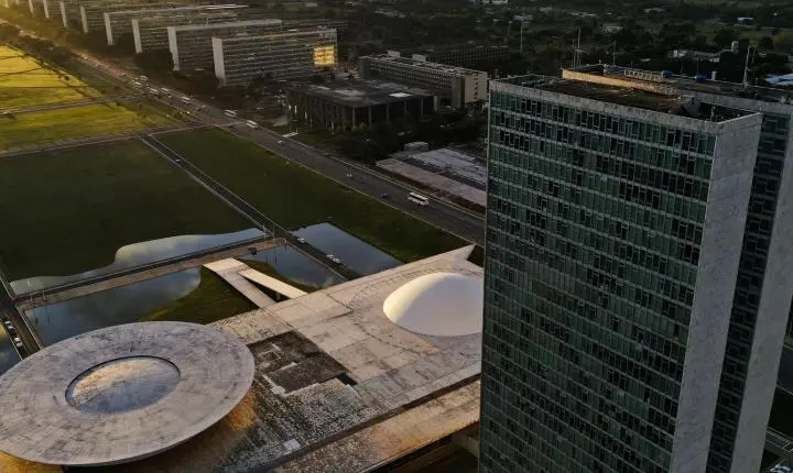 Eleições 2026: entenda o papel de senadores e deputados no poder legislativo