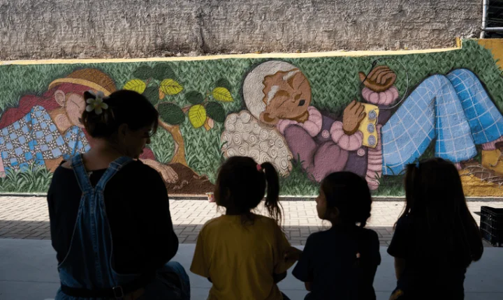 Projeto em Curitiba integra arte urbana e literatura para ensinar ODS a estudantes