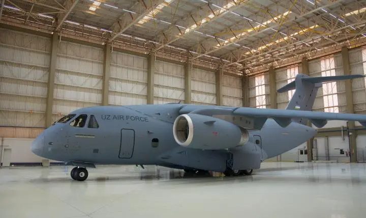 Embraer entrega o primeiro avião C-390 Millennium ao Uzbequistão