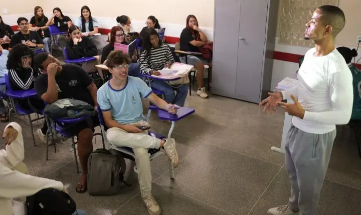 Inscritos automáticos no Enem 2026 devem escolher idioma da prova até dia 18