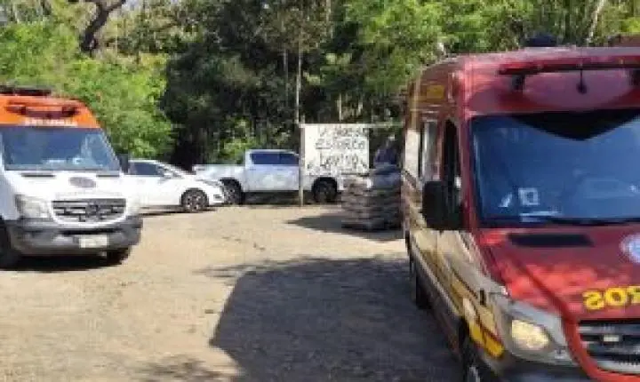 Três carros se envolvem em engavetamento em São Carlos e gestante passa mal