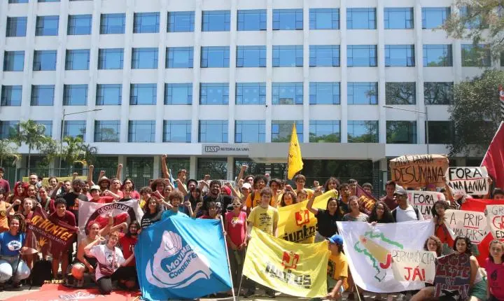 Estudantes da USP encerram greve após quase dois meses de paralisação