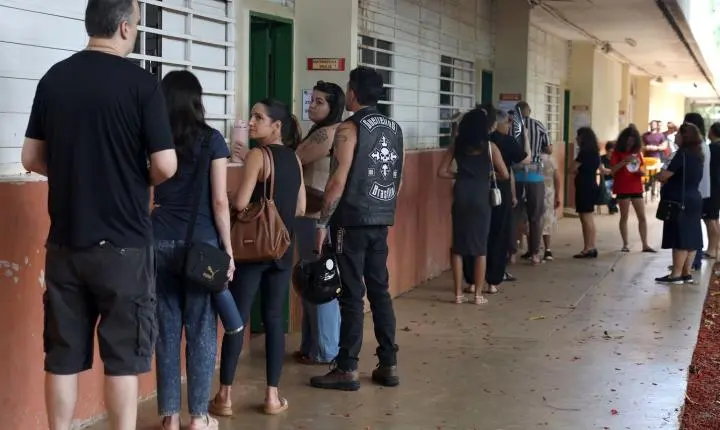 Casos de violência política e intolerância se multiplicam no ambiente escolar