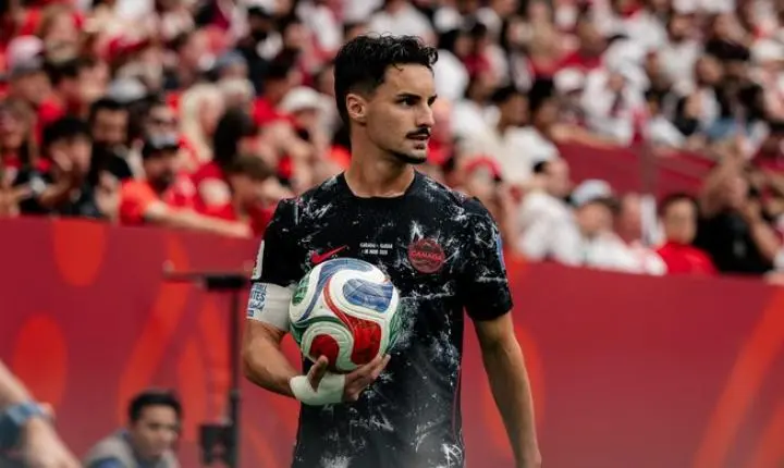 Stephen Eustáquio garante a vitória do Canadá e mantém o sonho na Copa do Mundo