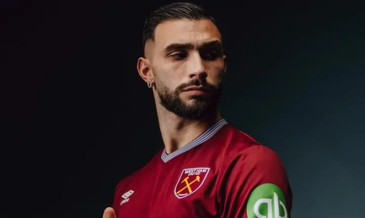 Taty Castellanos, ex-alvo do Flamengo, é acusado de cuspir em rival na Inglaterra