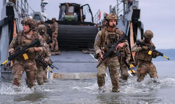 Exercício Militar Entre Marinhas do Brasil e França É Realizado na Costa Fluminense