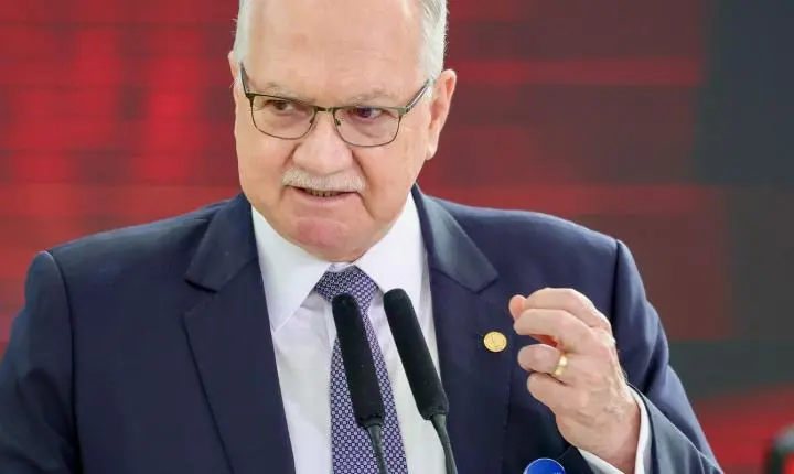 Edson Fachin defende autonomia do STF após ataques de Javier Milei