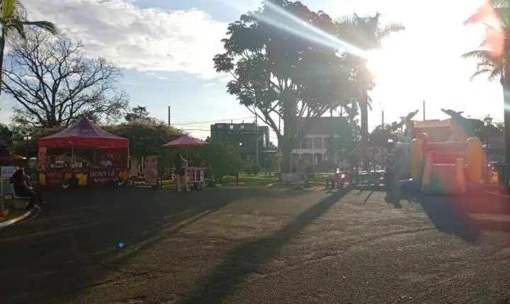 Feira de economia criativa movimenta praça em Araraquara neste sábado