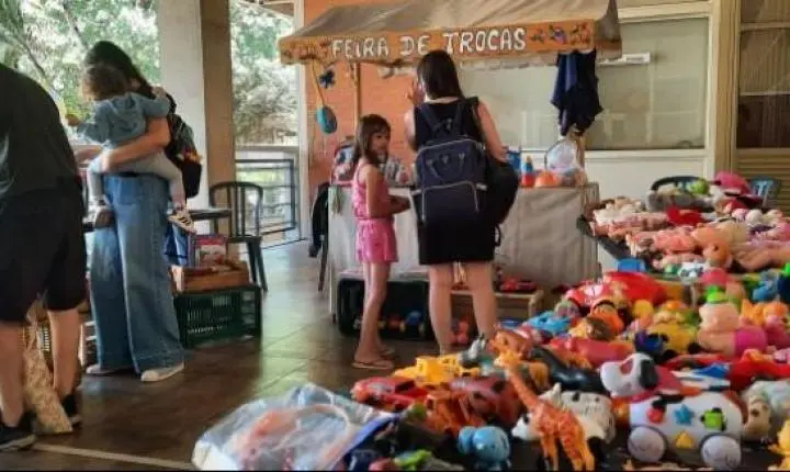 Feira de Trocas incentiva consumo consciente e reutilização de materiais em Araraquara