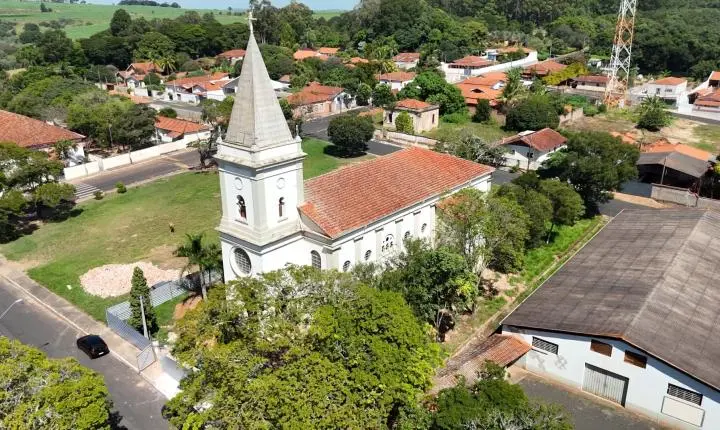 Fiéis buscam R$ 200 mil para restaurar igreja centenária em Santa Rita do Passa Quatro