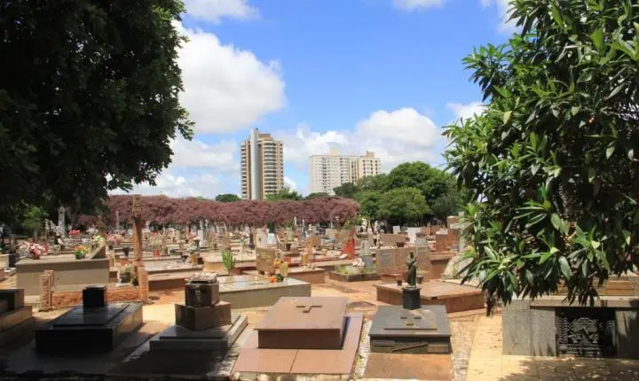 Dia de Finados paralisa reformas em cemitérios municipais de Araraquara