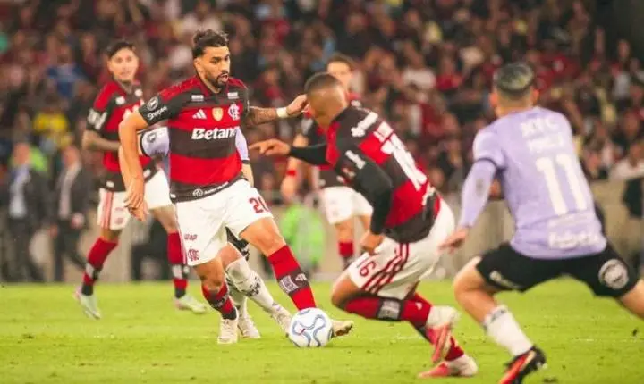 Flamengo monitora situação das bets e estuda vendas para o futuro