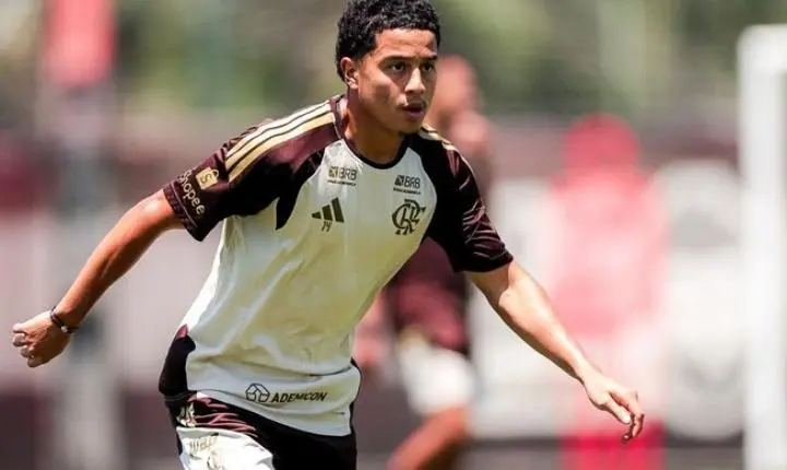 Flamengo ganha reforços de Varela e Valência após longa Data Fifa