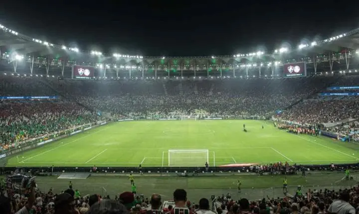 Fluminense recebe multa da Conmebol por festa com sinalizadores no Maracanã