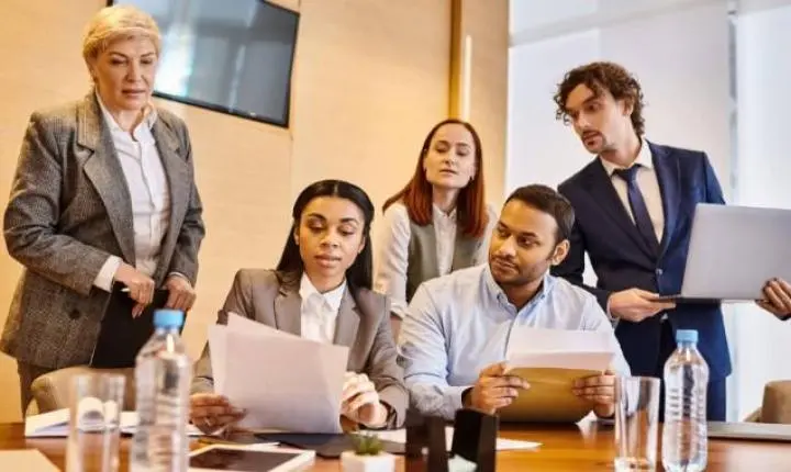 Gestão de RH eficiente: otimizando benefícios corporativos e incentivando a liderança no time