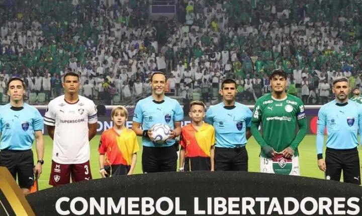 Gustavo Gómez celebra classificação do Palmeiras para a final da Libertadores