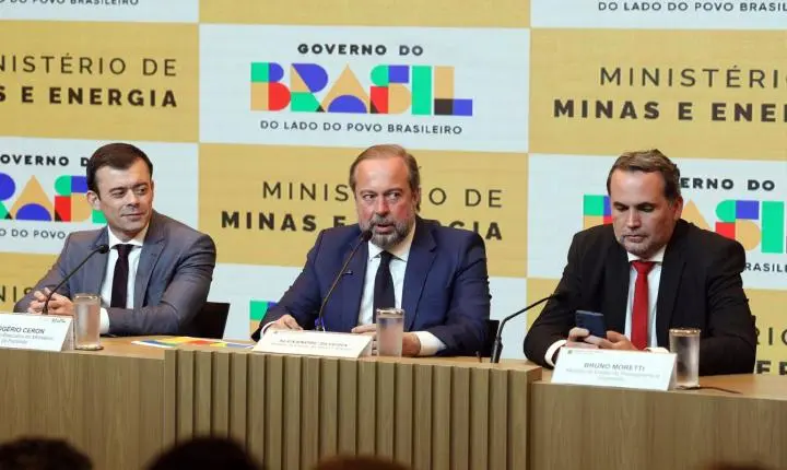 Governo federal anuncia subsídio para gasolina e diesel em até R$ 0,89