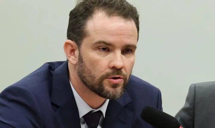 Governo prepara MP do Imposto Seletivo e estende subvenção ao diesel