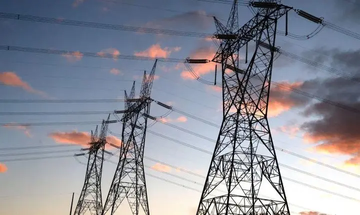 Governo federal antecipa renovação de contratos com distribuidoras de energia em 13 estados