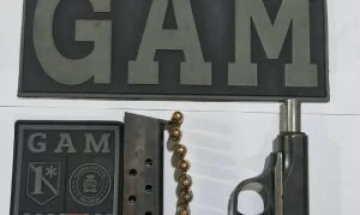 Homem é preso por porte ilegal de arma após GCM ouvir gritos em São Carlos