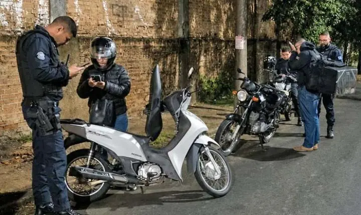 Guarda Municipal intensifica fiscalização contra motos barulhentas na Antônio Prado
