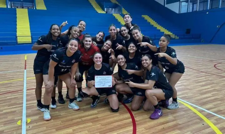 Handebol Feminino Júnior garante vaga na semifinal com vitória épica