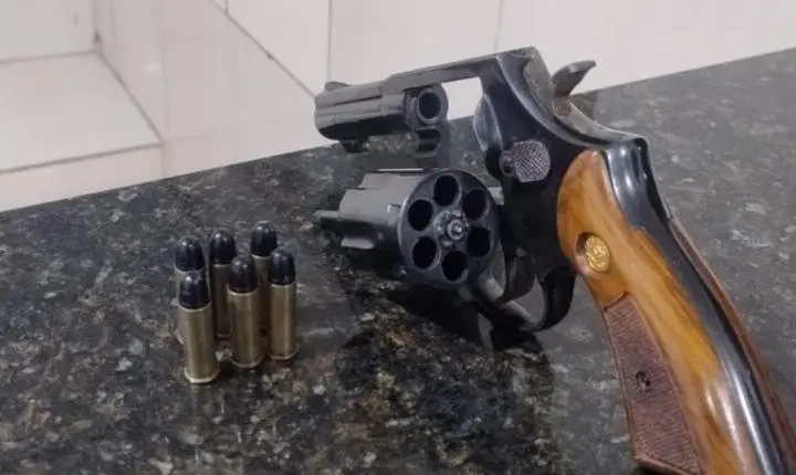 Indivíduo é detido com revólver calibre 38 durante abordagem