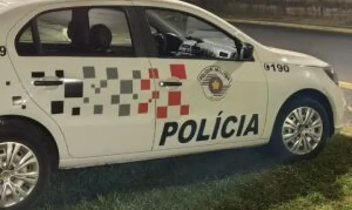Homem detido em flagrante por violência doméstica após agredir ex-companheira em Itirapina