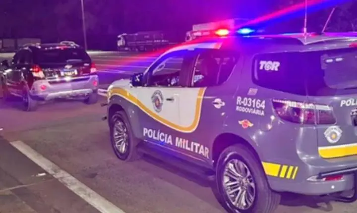 Homem é detido pela Polícia Rodoviária com veículo roubado e é liberado em Araraquara