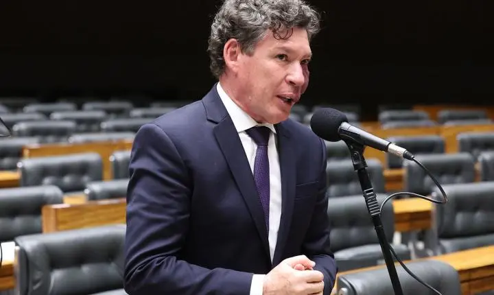 Reginaldo Lopes vai presidir comissão da MP que extingue a taxa das blusinhas