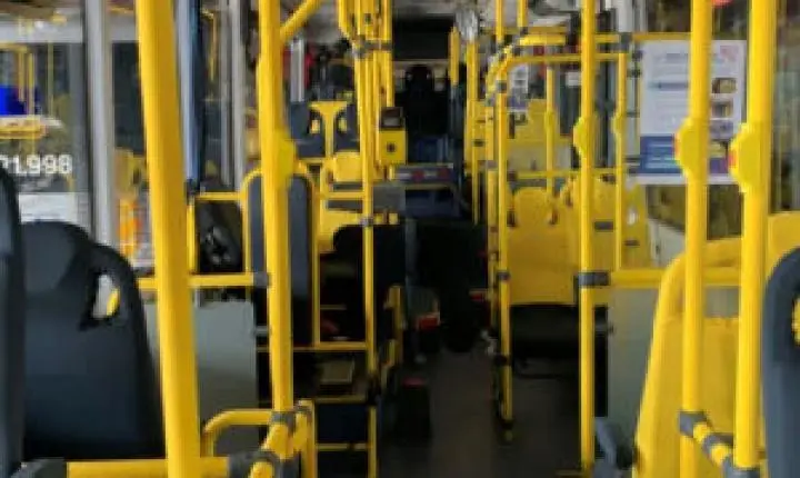 Idosa de 71 anos é vítima de furto em ônibus no Centro de São Carlos