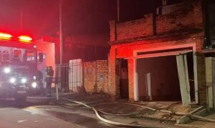 Novo incêndio atinge residência na Vila Monte Carlo, em São Carlos