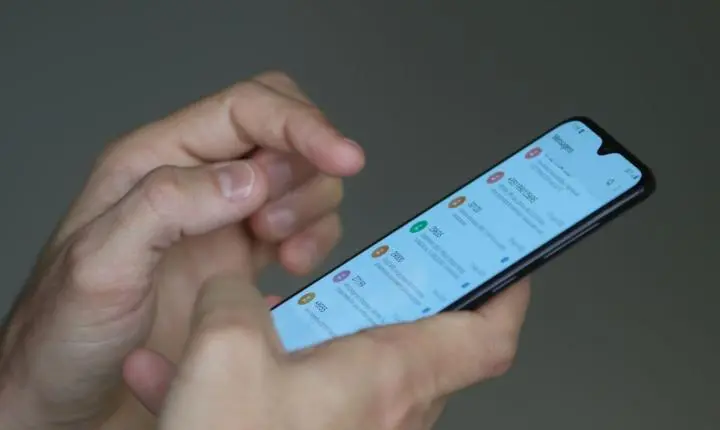 Internet móvel liberada pode causar colapso na rede durante eleições, diz Anatel