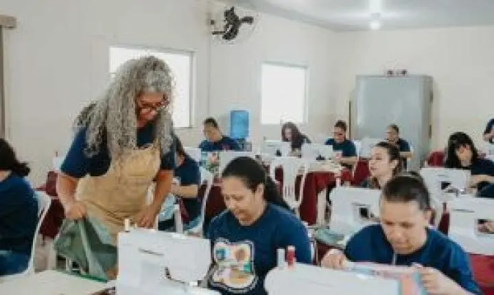 Projeto de moda sustentável oferece bolsa e curso gratuito em Itirapina