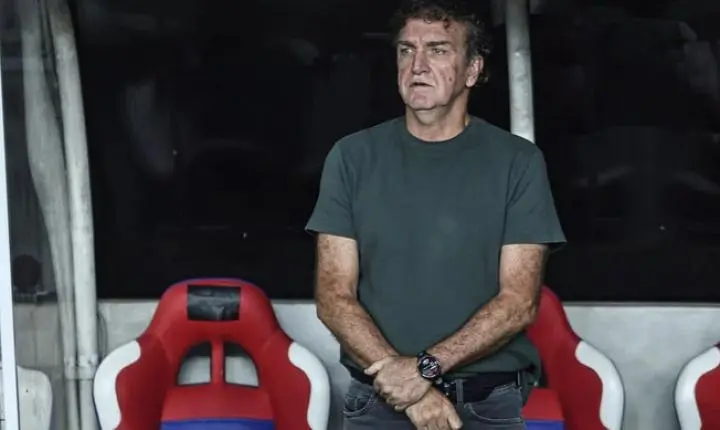 João Schmidt recebe amarelo e desfalca o Santos contra o Bragantino