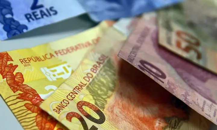 Taxa de juros e inadimplência das famílias sobem em agosto