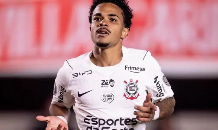 Kaio César avalia impacto de salários atrasados no Corinthians antes de decisão