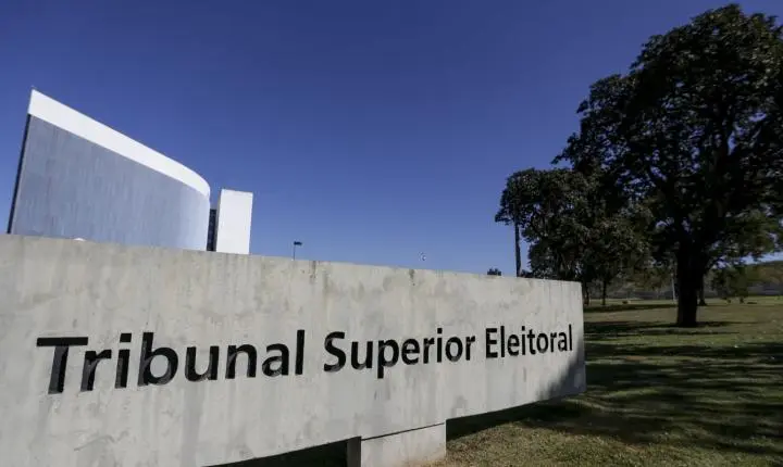 Kassio reúne campanhas e alerta para alta da judicialização no TSE