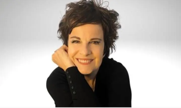 Leila Pinheiro celebra 45 anos de carreira com o espetáculo “Viva Meu Samba”