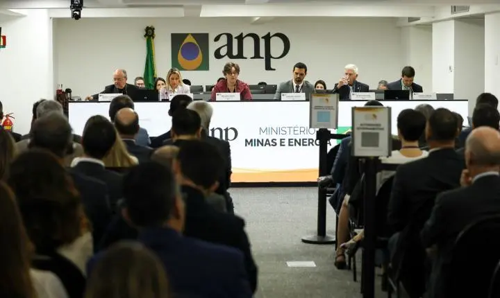 Leilão da ANP fatura R$ 3 bilhões com a venda de blocos de petróleo e gás
