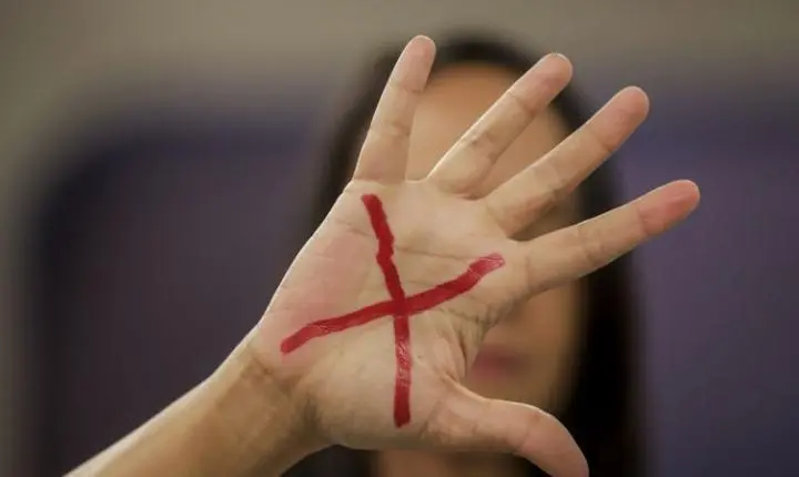 Mais de 70% das agressões contra mulheres têm testemunhas, diz estudo