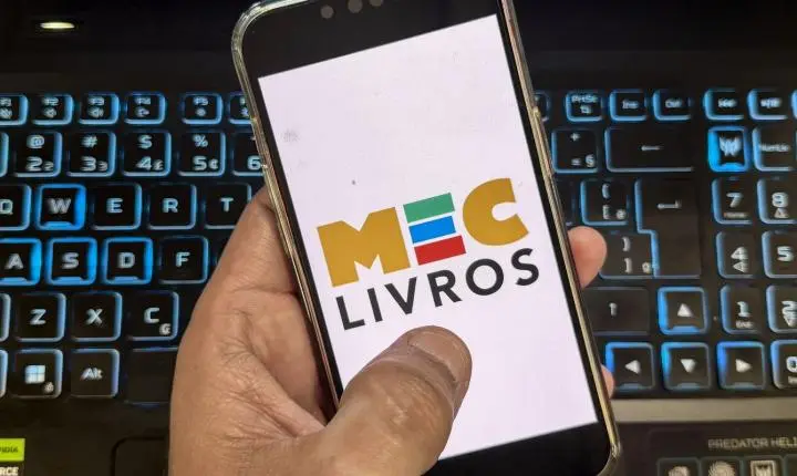 MEC Livros expande acervo com milhares de novas obras em inglês e espanhol