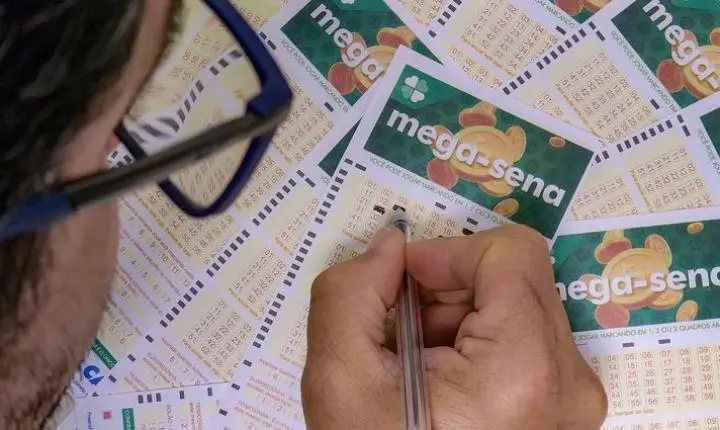Mega-sena volta a acumular e pode pagar R$ 18 milhões na próxima terça