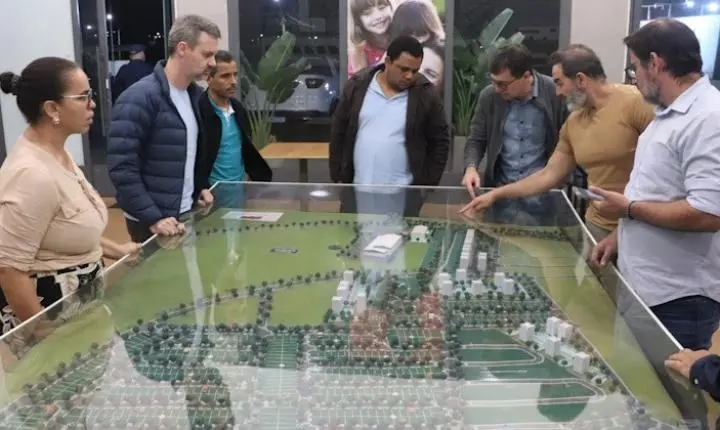 Prefeitura recebe pedido para melhorias no trânsito do Residencial Monte Carlo