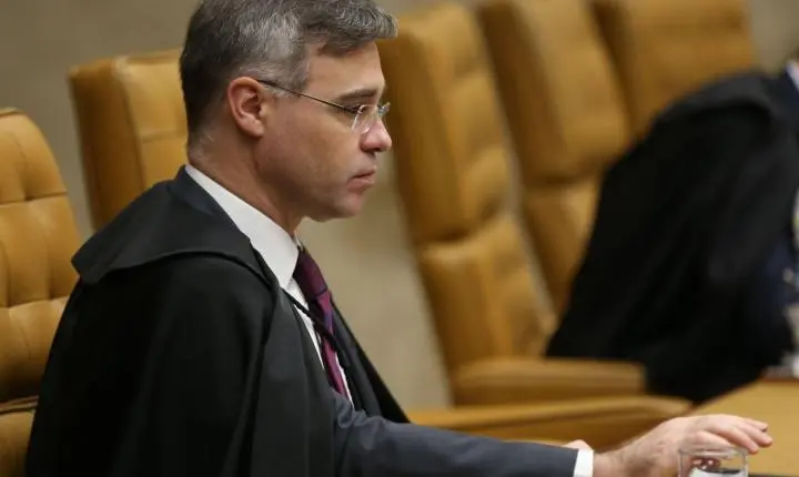André Mendonça retira sigilo de quase 40 processos no STF
