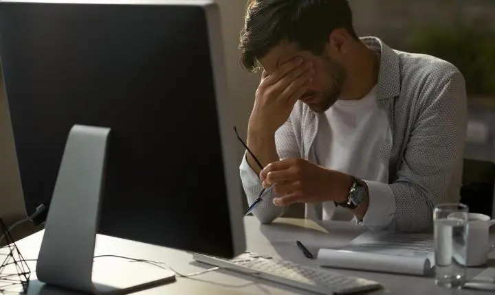 MENTES E NEGÓCIOS EM COLAPSO PROVOCAM SUICÍDIO EMPRESARIAL