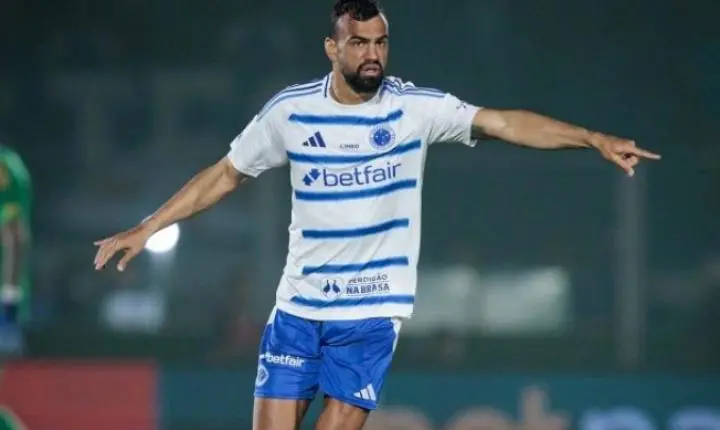 Fabrício Bruno relata dores nas costas e pede desculpas à torcida
