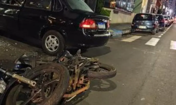 Motoboy fica ferido em acidente no Centro de São Carlos